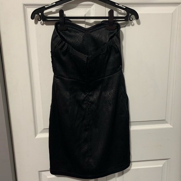 2 for 15$// Dynamite Strapless Dress - Picture 2 of 3